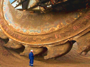 Energy price shock: Loss of well-paid jobs in the steel industry hits the population's reality with full force Screenshot youtube.com